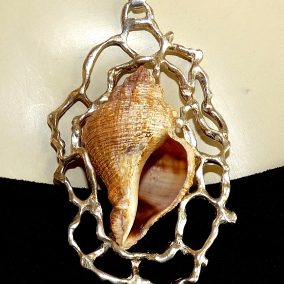Silver and Gold Shell Pendant Necklace - Picture 4 of 13